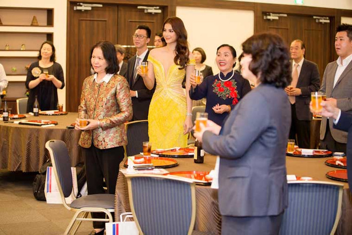 Tại sự kiện, Hoa hậu Hoàn vũ Việt Nam Phạm Hương bày tỏ: "Phạm Hương rất ấn tượng với vẻ đẹp về văn hoá, con người và ẩm thực Nhật Bản. Trong chuyến đi này, Phạm Hương đã có dịp tham quan và trải nghiệm tại các trường đại học ở đây và đặc biệt là trải nghiệm cuộc sống của du học sinh Việt Nam tại Nhật. Bằng những điều đã cảm nhận, Phạm Hương tin rằng với vai trò là đại sứ JLAN, Phạm Hương sẽ là cầu nối để các học sinh Việt Nam thêm yêu đất nước Nhật và có cơ hội được du học Nhật Bản trong tương lai...".