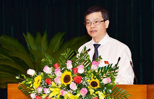 Ông Nguyễn Văn Sơn 50 tuổi, quê Vĩnh Phúc; là Tiến sĩ khoa học giáo dục.