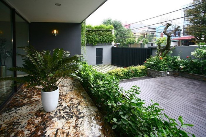 Mục tiêu của chủ nhân ngôi nhà vườn: tiếp xúc tối đa với thiên nhiên - không gian ấn tượng nhưng gần gũi mang hồn Việt - Tiết kiệm tối đa năng lượng, bảo vệ môi trường. Ảnh: GĐ&XH .