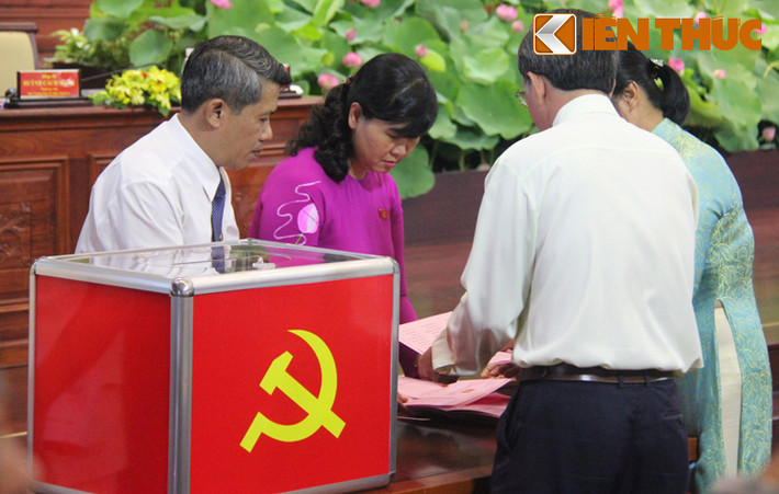 Đại hội thông qua đề án nhân sự khoá X với 69 Uỷ viên Ban Chấp hành trong số 78 ứng cử viên được giới thiệu.