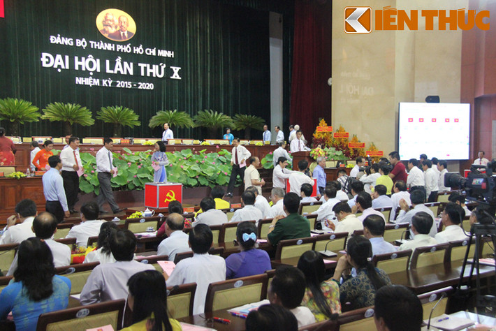 Toàn cảnh bầu cử BCH Đảng bộ TP khoá X sáng 16/10.