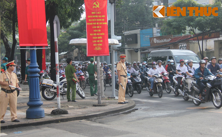 Người dân thành phố mang tên Chủ tịch Hồ Chí Minh vĩ đại đang sống trong không khí háo hức, kỳ vọng kỳ Đại hội Đảng thành công tốt đẹp và thành phố sẽ có những người Lãnh đạo xuất sắc trong công cuộc phát triển thành phố.