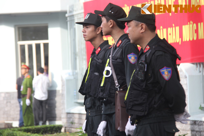 Lực lượng Cảnh sát cơ động...