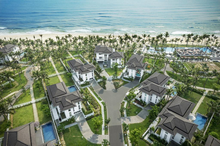 Dự án được thiết kế và thi công bởi những nhà thầu nổi tiếng trên thế giới như: Sala Design Group (Anh), Blink Design Group (Mỹ), Tenax (Italy), Tropical Landscaping International (Thái Lan)...vì thế, mỗi chi tiết đều được nâng niu và hòa hợp với tổng thể. Ảnh: booking.com.