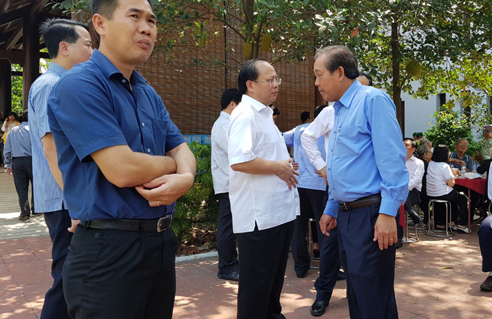 Phó Thủ tướng Trương Hòa Bình và lãnh đạo TP HCM túc trực tại lễ tang nguyên Thủ tướng Phan Văn Khải.