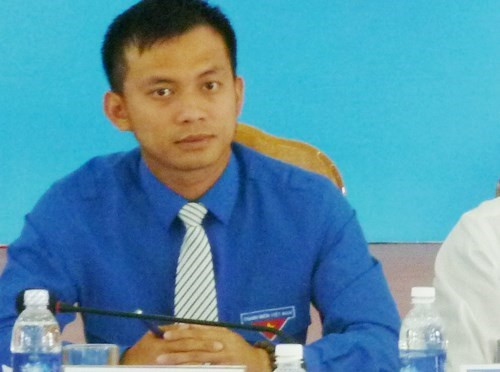 Ông Nguyễn Bá Cảnh vào Ban chấp hành Đảng bộ TP.Đà Nẵng Sáng 16/10, trong Đại hội Đảng bộ TP Đà Nẵng lần thứ XXI nhiệm kỳ 2015-2020, ông Nguyễn Bá Cảnh (sinh năm 1983, con trai của cố Bí thư Thành ủy Nguyễn Bá Thanh) đã được bầu vào Ban Chấp hành Đảng bộ Đà Nẵng.
