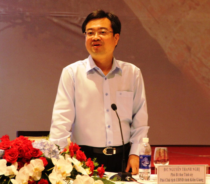 Ông nhậm chức Thứ trưởng Bộ Xây dựng từ cuối năm 2011 khi mới 35 tuổi và là thứ trưởng đương nhiệm trẻ nhất Việt Nam. Tại Đại hội Đảng XI (tháng 1/2011), ông Nghị được bầu là Ủy viên dự khuyết Trung ương Đảng. Tháng 3/2014, ông Nghị được luân chuyển về làm Phó bí thư tỉnh ủy, Phó chủ tịch UBND tỉnh Kiên Giang.