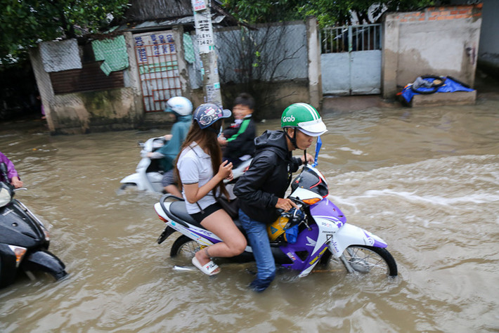 Trong ngày 7/11, triều cường đạt 1,61m tại trạm Phú An và 1,59m tại trạm Nhà Bè.
