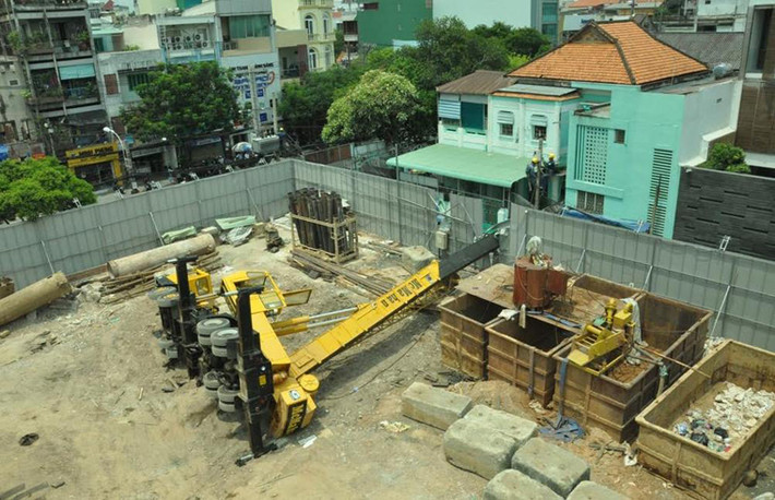 Ngay sau khi xảy ra sự cố, Thanh tra Sở Xây dựng TPHCM phối hợp cùng Công an, chính quyền địa phương đã có mặt phong toả hiện trường để điều tra làm rõ. Hiện tại giữa nhà trường và chủ đầu tư đã đạt được thoả thuận trong việc khắc phục hậu quả sau tai nạn.