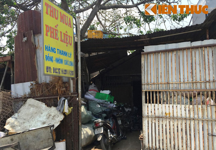 Bên trong 1 điểm thu mua phế liệu trên QL13, phường Hiệp Bình Phước, quận Thủ Đức...