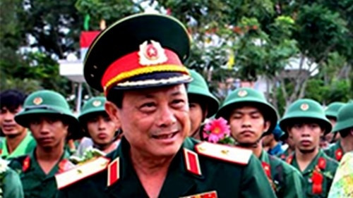 9. Phó tư lệnh Quân khu 9 tử vong vì tai nạn giao thôngKhoảng 15h ngày 3/10, thiếu tướng Phạm Minh Thắng (55 tuổi), Phó tư lệnh Quân khu 9, ngồi sau xe máy do một người cháu chở chạy trên quốc lộ 61, đến xã Thạnh Xuân, huyện Chậu Thành A, tỉnh Hậu Giang thì va chạm với xe đầu kéo container do tài xế Hà Văn Giang (25 tuổi, ngụ Thanh Hóa) cầm lái. Tai nạn làm thiếu tướng Thắng và người đi cùng bị thương nặng, được đưa đến cấp cứu tại Bệnh viện 121 (Quân khu 9). Tuy nhiên, do chấn thương quá nặng, thiếu tướng Thắng đã tử vong vào hồi 16h cùng ngày.