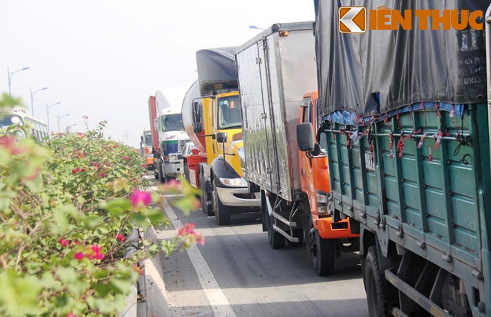 Được biết, việc tăng phí nói trên nhằm để chủ đầu tư hoàn vốn đầu tư xây dựng cầu Rạch Chiếc, cây cầu huyết mạch ở cửa ngõ phía đông từ các tỉnh ra vào TP HCM có hàng vạn lượt phương tiện lưu thông hàng ngày.