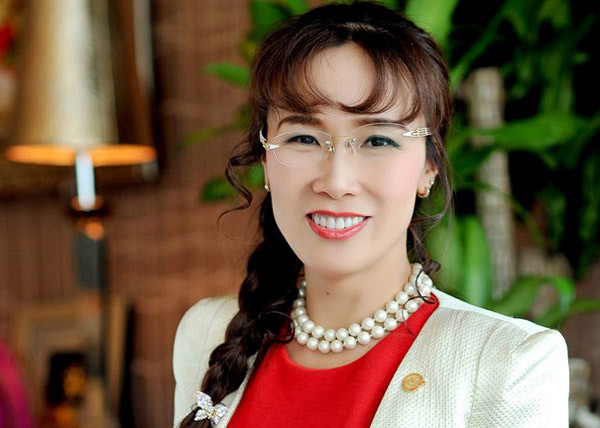 3. Nguyễn Thị Phương Thảo Hai năm trở lại đây, cái tên Nguyễn Thị Phương Thảo - Tổng Giám đốc Công ty cổ phần Hàng không VietJet gây xôn xao dư luận khi có bước nhảy vọt về tài sản đưa bà trở thành người giàu thứ 3 trên sàn chứng khoán. Giá trị tài sản của bà Thảo ước đạt 19.260 tỷ đồng. Ảnh: Vietnamnet.