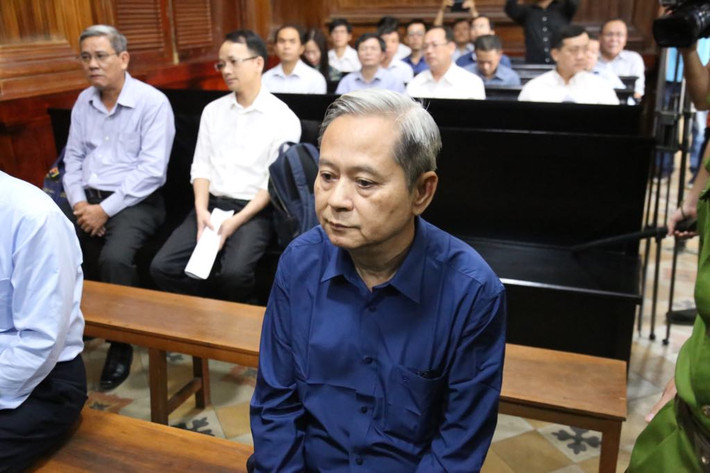 Với hành vi sai trên, ông Tín tạo điều kiện cho Công ty CP Xây dựng Bắc Nam 79 của Phan Văn Anh Vũ chiếm đoạt 6,777 tỷ đồng được hỗ trợ sai quy định pháp luật và hơn 800 tỷ tiền thuê sử dụng đất.