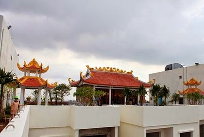 Dự án Hòa Bình Green City (số 505 Minh Khai, quận Hai Bà Trưng, Hà Nội) là tổ hợp căn hộ chung cư cao cấp kết hợp trung tâm thương mại, do Công ty TNHH Hòa Bình và Công ty cổ phần Nông sản Agrexim làm chủ đầu tư. Ảnh: hoabinhgreencitytoah2.blogspot.com