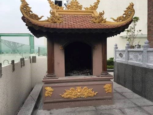 ...là nơi để người dân đi lễ hóa vàng. Ảnh: Giáo dục Việt Nam.