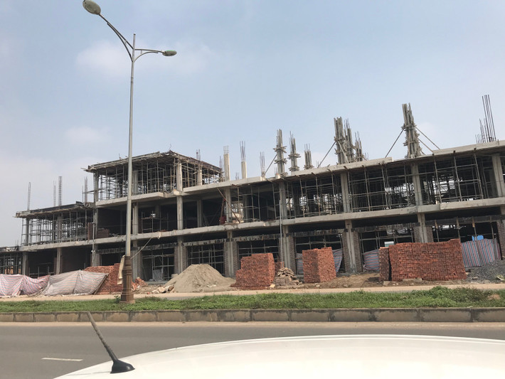 Theo văn bản gửi UBND huyện Vĩnh Tường, Cơ quan Cảnh sát điều tra Công an tỉnh Vĩnh Phúc đề nghị cơ quan này tạm dừng việc giao đất, cấp giấy chứng nhận quyền sử dựng đất cho những cá nhân trúng đấu giá quyền sử dụng 30 ô đất ở tại xã Vũ Di vào ngày 28/4, vừa qua, để “kịp thời phòng ngừa, ngăn chặn thiệt hại tài sản của Nhà nước”.