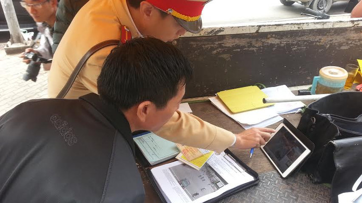 Sau khi xem hình ảnh, xác nhận mình đã vi phạm luật giao thông, hầu hết các tài xế đều nghiêm túc chấp hành việc nộp phạt.