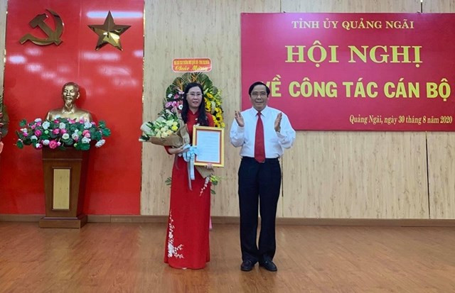 Đồng thời công bố Quyết định của Ban Bí thư điều động, luân chuyển, chỉ định ông Đặng Ngọc Huy, Phó Trưởng Ban Công tác đại biểu thuộc Ủy ban Thường vụ Quốc hội giữ chức Phó Bí thư Thường trực Tỉnh ủy Quảng Ngãi nhiệm kỳ 2015- 2020.