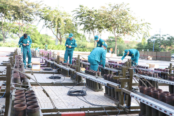 Ngày 24/1, Bộ Tư lệnh TP HCM đã hoàn thành những khâu cuối cùng trận địa pháo hoa mừng năm mới 2020.