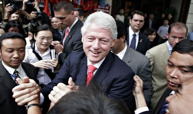 Chuyến thăm của ông Bill Clinton diễn ra khi Việt Nam và Mỹ vẫn phải nỗ lực vượt qua những hội chứng chiến tranh, nhưng người dân Việt Nam đã chào đón ông và những người khách Mỹ khác bằng sự nồng hậu đáng tự hào.