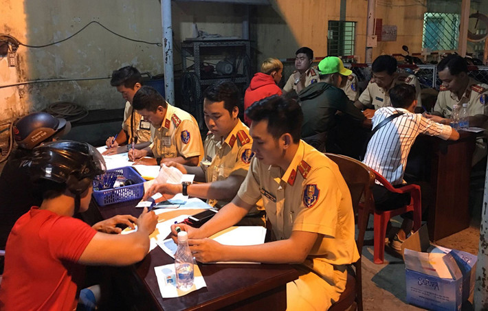 Lực lượng CSGT nói riêng, Công an TP.HCM nói chung đã tạo điều kiện thuận lợi để người dân bày tỏ niềm vui mừng; tuy nhiên lực lượng Công an cũng kiên quyết xử lý các trường hợp vi phạm pháp luật, ăn mừng quá khích...