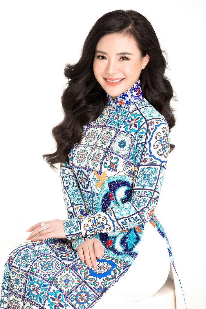T’s Group kinh doanh nhiều ngành nghề như lĩnh vực truyền thông, trực tuyến với chotructuyen88.com, sản phẩm dược mỹ phẩm với hơn 50 sản phẩm độc quyền phân phối, nhiều nhãn hiệu thời trang riêng là ChangQ và The Gnartan, sở hữu trong tay một thẩm mỹ viện uy tín Hanwool Beauty… Ảnh: Thế giới điện ảnh.