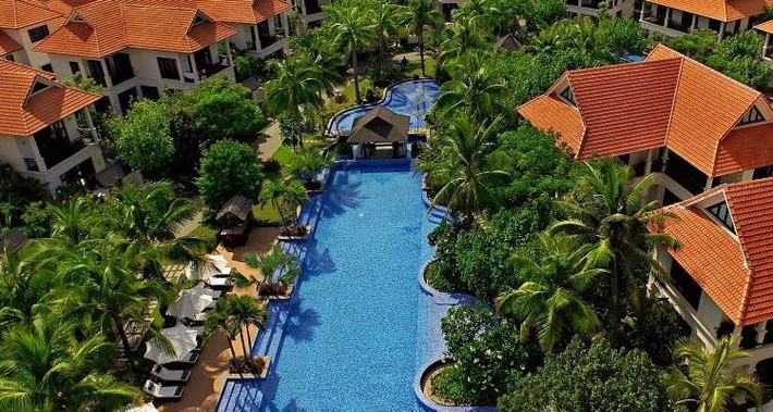 1. Furama Villas Thông qua Sovico Holdings, nữ tỷ phú đôla Nguyễn Thị Phương Thảo đang sở hữu 3 khu resort 5 sao lớn tại Việt Nam. Đầu tiên phải kể đến Furama Villas (số 105 đường Võ Nguyên Giáp - Q.Ngũ Hành Sơn). Ảnh: kenhbietthubien.com.