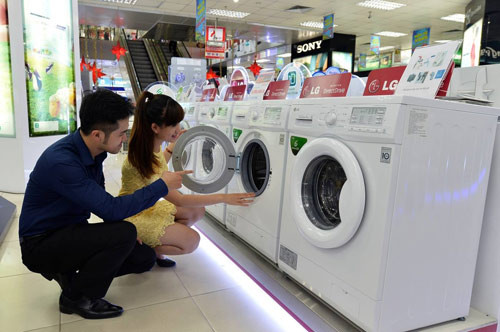 Trên thị trường hiện nay có rất nhiều hãng máy giặt khác nhau như Panasonic, Toshiba, Sanyo, LG, Electrolux,… Mỗi hãng có những tính năng, ưu nhược điểm khác nhau. Với số tiền từ 7 – 9 triệu đồng thì mua máy giặt loại gì vừa bền vừa tiết kiệm điện?