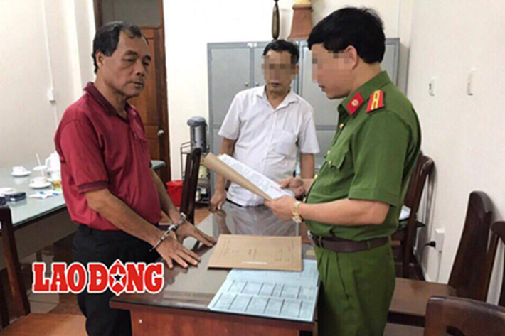 Ông Trầm Bê bị khởi tố về hành vi cố ý làm trái quy định của Nhà nước về quản lý kinh tế gây hậu quả nghiêm trọng liên quan đến vụ án Phạm Công Danh (nguyên Chủ tịch Hội đồng Quản trị Ngân hàng Thương mại Cổ phần Xây dựng Việt Nam - Ngân hàng Xây dựng, nguyên Chủ tịch Hội đồng thành viên kiêm Tổng Giám đốc Công ty Trách nhiệm hữu hạn Tập đoàn Thiên Thanh) và đồng phạm xảy ra tại Ngân hàng Sacombank. Ảnh: LĐO.