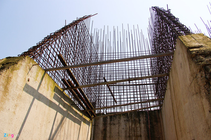 Tháng 4/2011, UBND tỉnh Hà Tĩnh đồng ý cho Công ty cổ phần Đầu tư và Phát triển Vũng Áng (thuộc Tập đoàn Hoành Sơn) lập hồ sơ, thủ tục dự án đầu tư cấp nước Khu kinh tế Vũng Áng với tổng mức đầu tư 1.850 tỷ đồng. Thời gian thi công từ năm 2011, dự kiến hoàn thành đưa vào sử dụng từ cuối năm 2016. Ảnh: Zing.