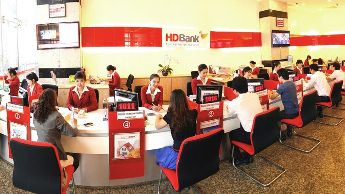 HDBank cũng cập nhật kết quả kinh doanh năm 2017, với lợi nhuận trước thuế đạt 2.420 tỷ đồng. Ảnh: vneconomy.vn.