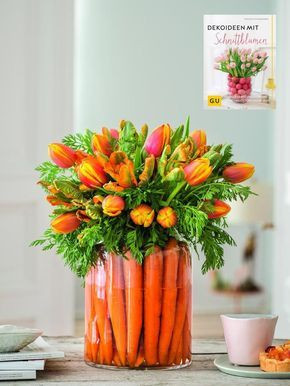 Bình hoa cà rốt cũng rất hợp với loài hoa tuylip. Ảnh: Pinterest.
