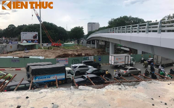 Công trình xây dựng cầu vượt bằng thép tại vòng xoay Nguyễn Kiệm - Nguyễn Thái Sơn (quận Gò Vấp) có dạng hình chữ N, gồm các nhánh: nhánh cầu vượt hướng Nguyễn Kiệm - Nguyễn Thái Sơn dài 367,7m; nhánh cầu vượt hướng Nguyễn Kiệm - Hoàng Minh Giám dài 367,7m và nhánh cầu vượt từ đường Hoàng Minh Giám - Nguyễn Thái Sơn dài 362,8m.
