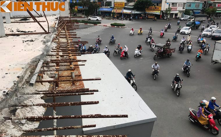 Trong khi đó nhánh cầu Hoàng Minh Giám - Nguyễn Thái Sơn cũng trong tình trạng tương tự.