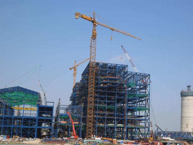 1. Dự án Nhà máy nhiệt điện Thái Bình 2 Trong số những dự án ngàn tỷ thua lỗ dưới thời ông Trịnh Xuân Thanh phải kể đến Dự án Nhà máy nhiệt điện Thái Bình 2. Theo thông tin trên báo Kinh tế đô thị, vào năm 2011, PVN đã giao cho PVC làm tổng thầu EPC công trình nhà máy nhiệt điện Thái Bình 2 với tổng vốn đầu tư “khủng” lên tới 34.295 tỷ đồng, tương đương 1,7 tỷ USD. Và cũng chính việc chỉ định gói thầu này đã được kết luận mới đây của UBKT TW chỉ ra đã vi phạm pháp luật, gây hậu quả nghiêm trọng. Ảnh: ĐTCK.
