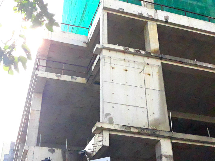 Các thanh sắt có hoen gỉ.