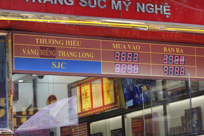 Đến 11h trưa cùng ngày, giá vàng SJC tại Bảo Tín Minh Châu tiếp tục giảm xuống mức triệu 36,50 - 37,40 đồng/lượng (MV – BR).