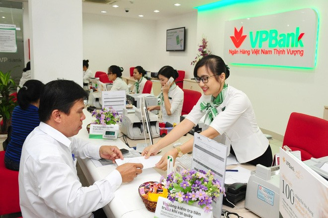 Một trong những điểm sáng đáng chú ý nữa trong 9 tháng đầu năm là tổng tài sản của VPBank đã đạt 253.847 tỷ đồng, tăng 11% so với đầu năm. Dư nợ tín dụng bao gồm cho vay khách hàng và trái phiếu doanh nghiệp đạt 181.232 tỷ đồng, tương đương mức tăng trưởng tín dụng 14%. Ngân hàng dự kiến sẽ tăng trưởng mạnh trong quý 4/2017 để đạt được các chỉ tiêu về quy mô và lợi nhuận đã đề ra cho năm 2017. Ảnh: vietnamnews.vn