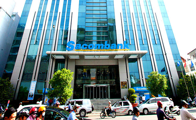 2. Ngân hàng Sacombank Thông tin từ Ủy ban chứng khoán Nhà nước và Sở giao dịch chứng khoán TP HCM cho hay, theo báo cáo tài chính của Ngân hàng TMCP Sài Gòn Thương Tín (Sacombank), lợi nhuận sau thuế riêng quý III/2017 đạt 270 tỷ đồng, so với quý 3/2016 tăng 173,4 tỷ đồng (tăng 179,5%). Ảnh: Internet.
