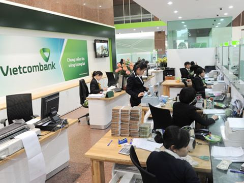 Trước trích lập dự phòng, lợi nhuận của Vietcombank là 12.186 tỷ đồng, vượt 14,1% so với 9 tháng đầu năm 2016. Ảnh: baocongthuong.com.vn.