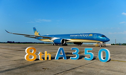 Chiếc A350-900 thứ 8 trên sân đỗ Cảng hàng không Quốc tế Nội Bài (Hà Nội) chiều 20/8.
