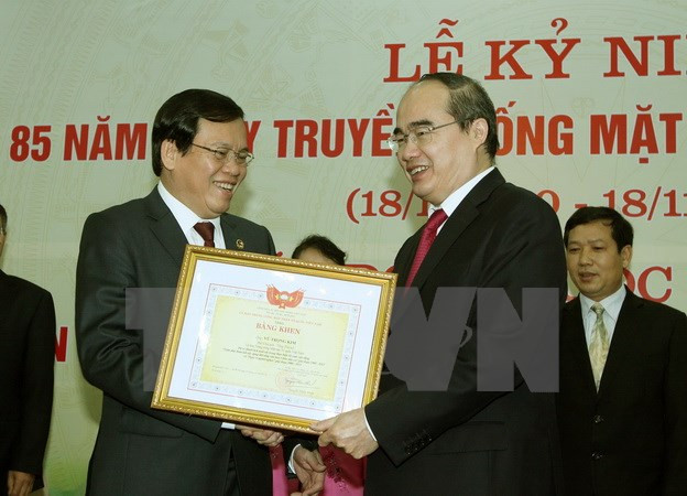 10. Kỷ niệm 85 năm Ngày truyền thống Mặt trận Tổ quốc Việt Nam Sáng 15/11, tại Hà Nội, Ủy ban Trung ương Mặt trận Tổ quốc Việt Nam tổ chức Lễ kỷ niệm 85 năm Ngày truyền thống Mặt trận Tổ quốc Việt Nam (18/11/1930 – 18/11/2015). Đồng thời, tổng kết 20 năm Cuộc vận động “Toàn dân đoàn kết xây dựng Đời sống văn hóa ở khu dân cư”, 15 năm Cuộc vận động “Ngày vì người nghèo”; phát động Cuộc vận động “Toàn dân đoàn kết xây dựng nông thôn mới, đô thị văn minh”.
