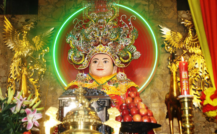 Miếu Bà Chúa Xứ Núi Sam Châu Đốc (thành phố Châu Đốc, tỉnh An Giang) thu hút hàng vạn du khách khắp nơi đến viếng hàng năm.