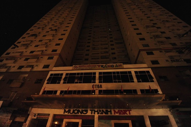 6. Nổ trạm biến áp CT6 Xa La. Tối 11/8/2014, khi người dân chung cư CT6 Xa La (Hà Đông, Hà Nội) đang đi thang máy lên nhà thì trạm biến áp của chung cư phát nổ. Toàn bộ hệ thống điện tê liệt, nhiều người phải đứng trong thang máy gọi điện cầu cứu.