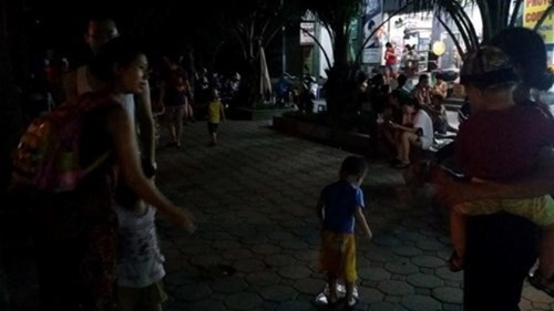 4. Cháy do chập điện tại tòa nhà CT5 KĐT Xa La. Tối 20/9/2015, tòa B CT5 khu đô thị Xa La (Hà Đông, Hà Nội) mất điện. Chỉ khi khói đen kèm mùi khét lẹt bốc ra từ khu kỹ thuật điện tại tầng 9 và lan ra các tầng khác, người dân mới biết và hô hoán nhau tháo chạy. Hệ thống báo cháy của tòa nhà không hoạt động.