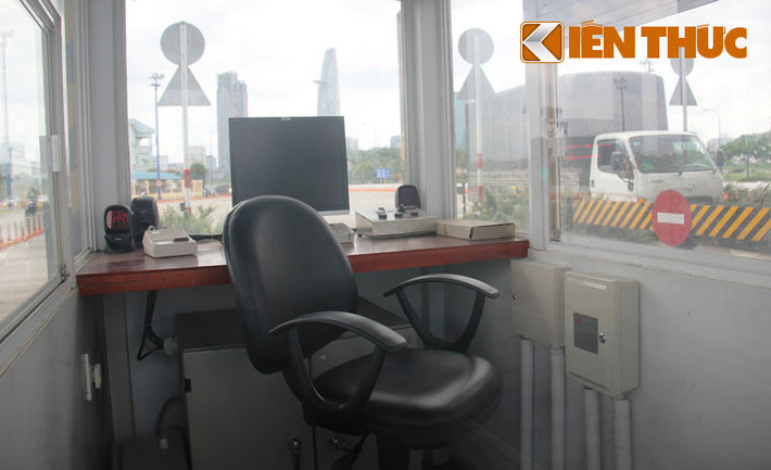 Suốt từ đó đến nay, trạm thu phí Thủ Thiêm hoàn toàn không hoạt động. Mới đây, Sở GTVT đã kiến nghị và được UBND TP.HCM cho phép tháo dỡ trạm thu phí nhằm giải quyết tình trạng ùn tắc nghiêm trọng tại đầu hầm Thủ Thiêm vào giờ cao điểm.