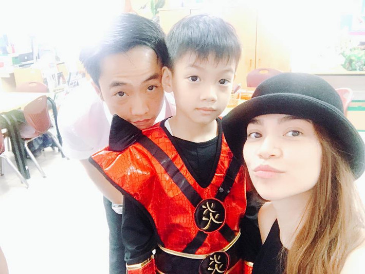Trong số những bóng hồng gắn bó với Cường Đô La, Hồ Ngọc Hà là mối tình lâu dài nhất. Họ đến với nhau ở thời điểm cô chưa nổi tiếng như bây giờ, vượt qua nhiều sóng gió từ gia đình cùng dư luận. Dù chưa bao giờ tổ chức lễ cưới nhưng hai người được gắn kết với nhau bởi một đứa con chung. Ảnh: 2Sao.