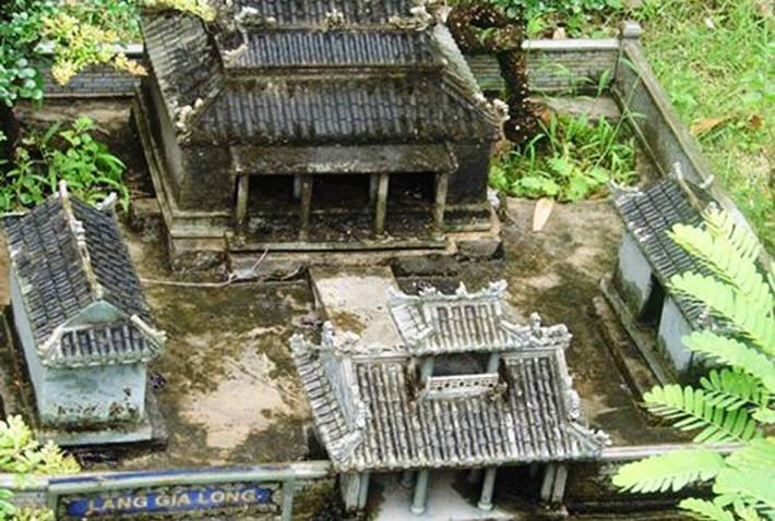 Lăng Gia Long.