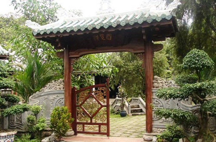 Hàng ngày, lúc nào anh Tùng cũng nghe ba mẹ kể về xứ Huế với nỗi nhớ quê hương da diết khiến anh không khỏi chạnh lòng.